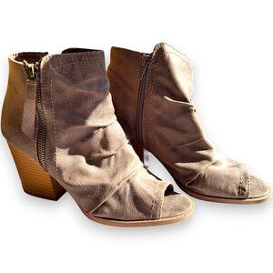 Charming Charlie Ruched Faux Suede Peep-Toe Block Heel Taupe Booties, 6M NWOT